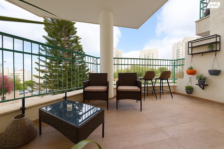 דירה, המגינים, מודיעין מכבים רעות