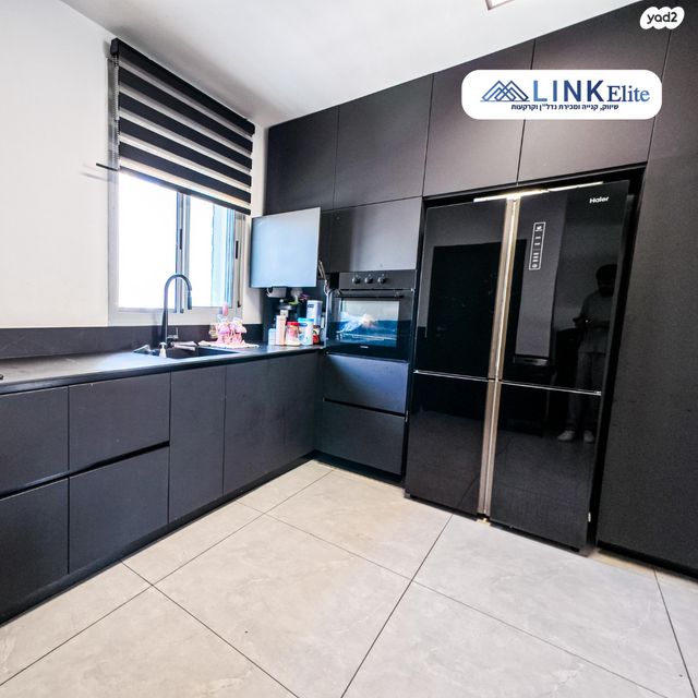 דירה, שדרות מנחם בגין, החותרים, טירת כרמל