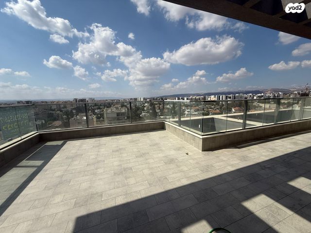 גג/ פנטהאוז, שכון עובדים, עפולה