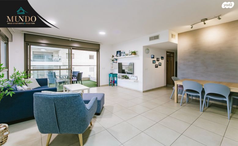 דירה, אהוד מנור, חתני פרס ישראל, באר יעקב