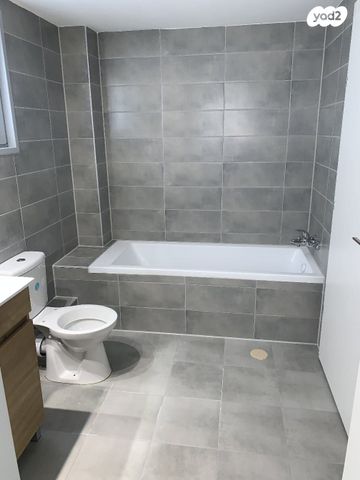 דירה, שדרות מנחם בגין, טירת כרמל