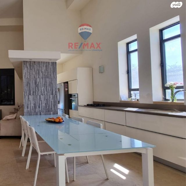 דו משפחתי, כפר יונה