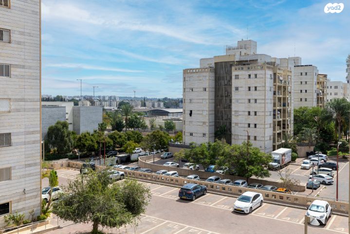 דירה, הר הצופים, רחובות ההולנדית, רחובות