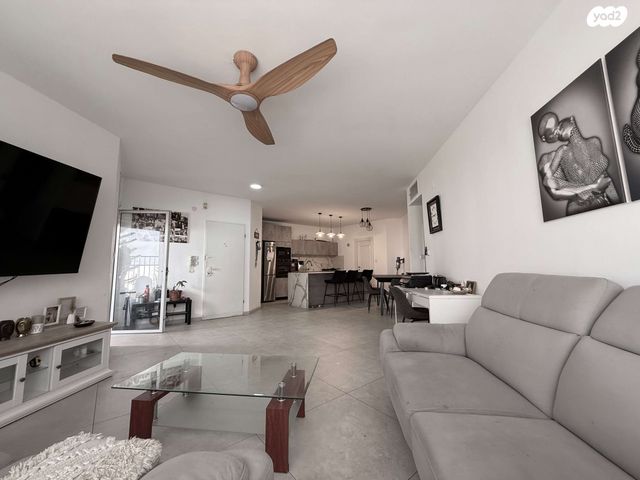 דירה, המגינים, מודיעין מכבים רעות