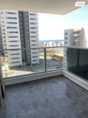 דירה, שדרות מנחם בגין, טירת כרמל