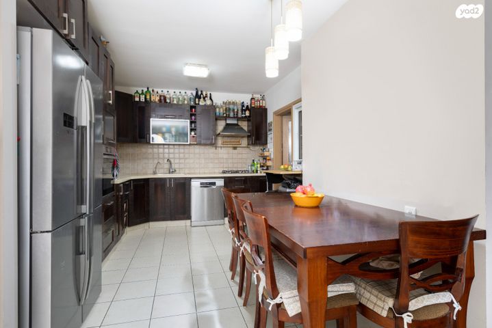 דירה, הר הצופים, רחובות ההולנדית, רחובות