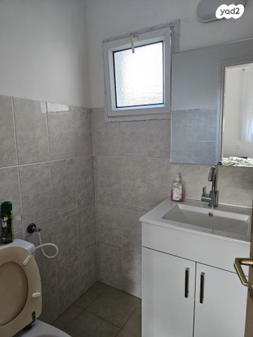 דירה, אבן גבירול, רחובות