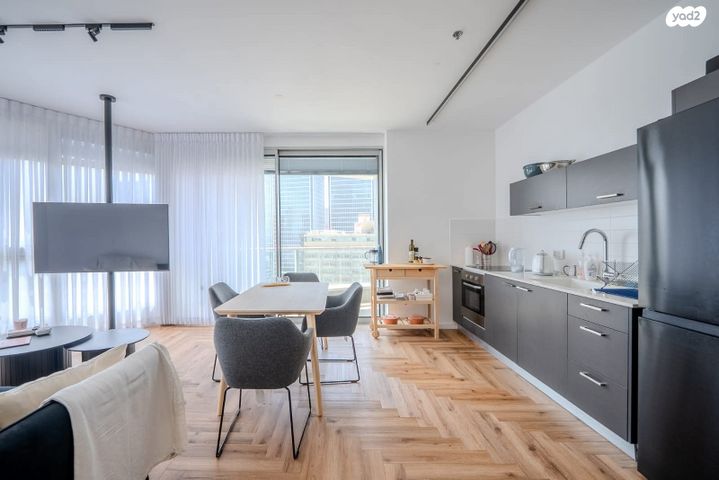 דירה, גרציאני יצחק 8, גני שרונה, קרית הממשלה, תל אביב יפו