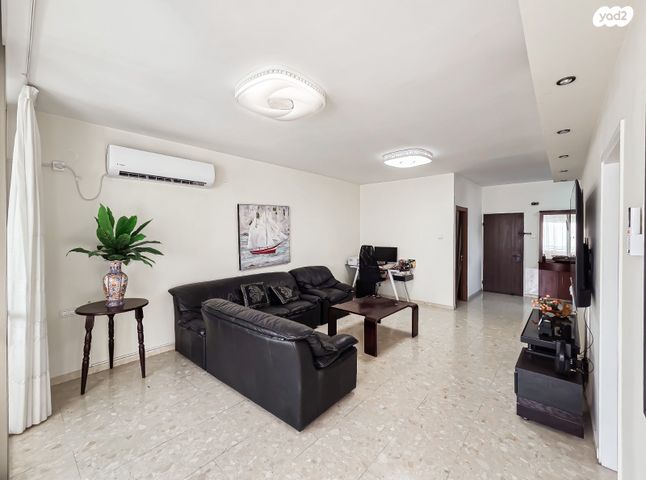 דירה, שדרות רוברט סולד, קרית ים א', קרית ים