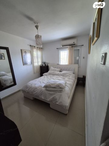 דירה, לוי אשכול, כפר סבא