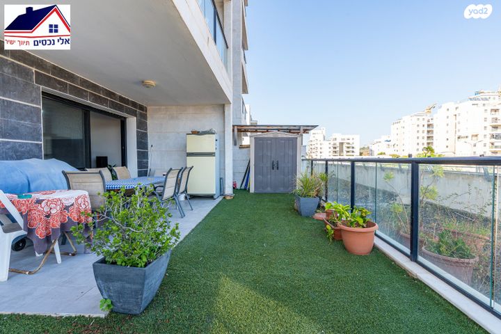 דירת גן, זית 11, החורש, חריש