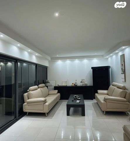 בית פרטי/ קוטג', המגילה, נווה חוף, ראשון לציון