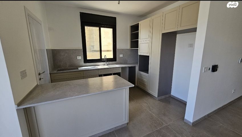 דירת גן, המכבים, המכבים, גבעת זאב