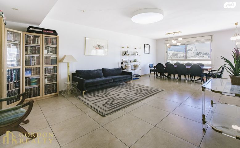 גבעת משקפיים