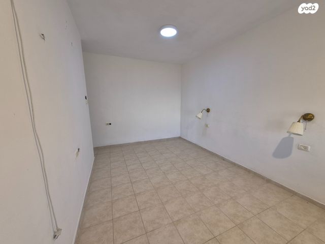 דירה, ג' / מרכז מזרח העיר, רחובות