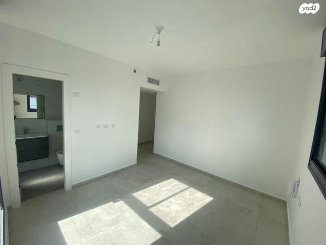 דירה, יונה וולך, גרין פארק החדשה, הוד השרון