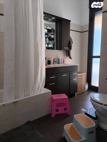 גג/ פנטהאוז, לאה גולדברג, נאות אפקה ב', תל אביב יפו