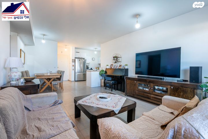 דירת גן, זית 11, החורש, חריש