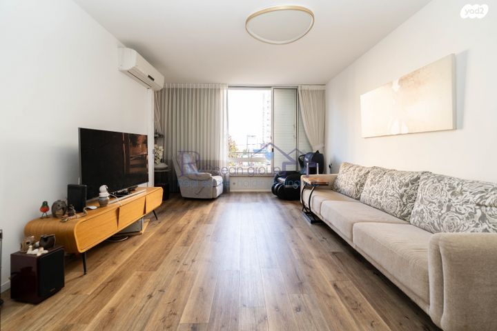 שדרות ז'בוטינסקי 43