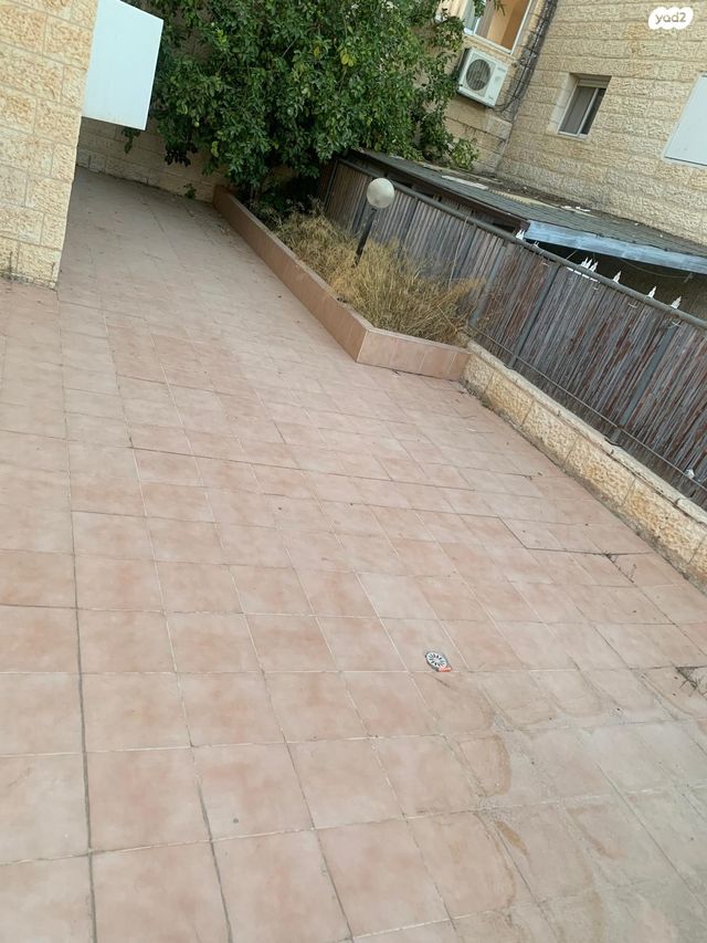 דירת גן, תור 20, נווה מנחם, גבעת זאב