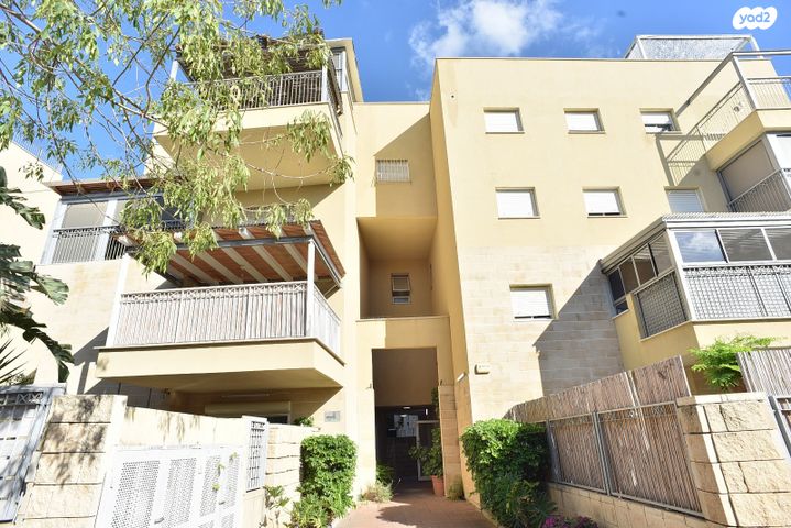 דופלקס, גדרה מזרח, גדרה