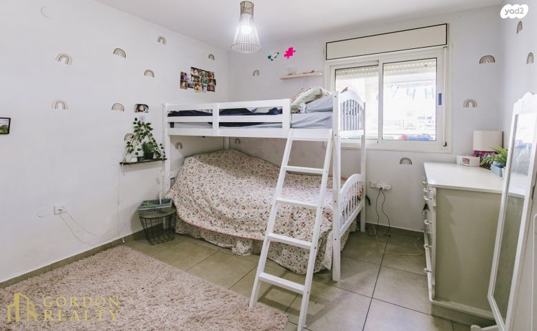 דירה, גבעת משקפיים, בית שמש