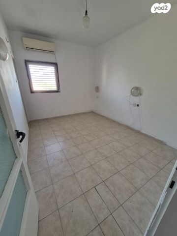 דירה, ג' / מרכז מזרח העיר, רחובות