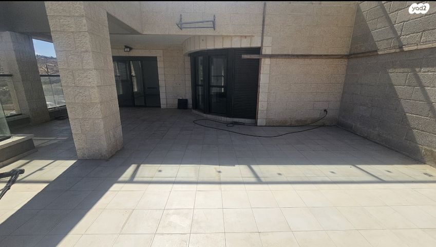 גג/ פנטהאוז, הכינור, שאר העיר, גבעת זאב