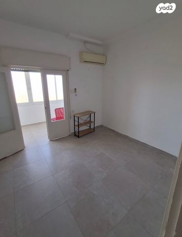 אמיל זולא 28