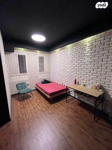 דרך העצמאות 118