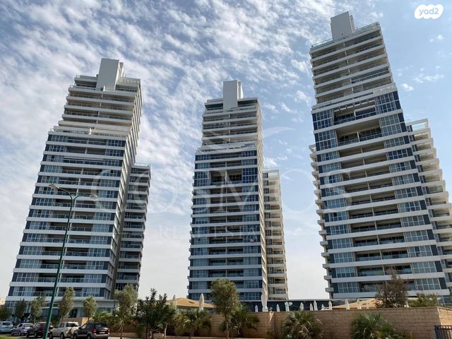 עוזי חיטמן 1