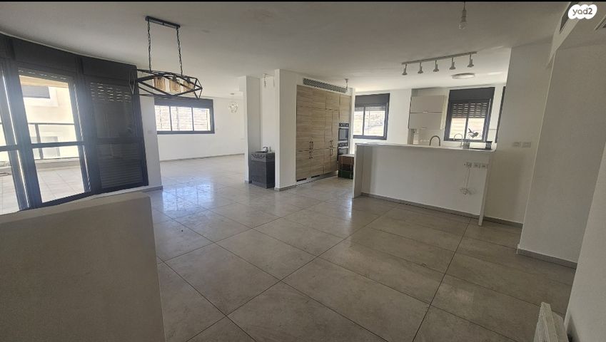 גג/ פנטהאוז, הכינור, שאר העיר, גבעת זאב