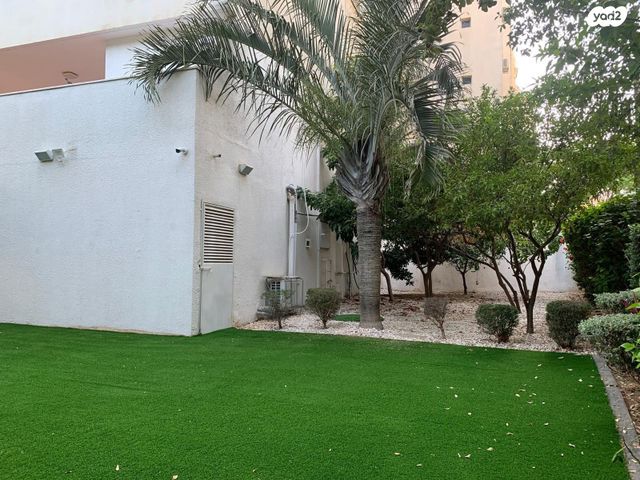 דירת גן, מרכז, הרצליה