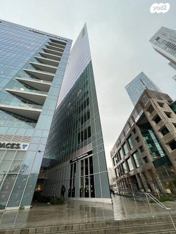 דרך מנחם בגין 150