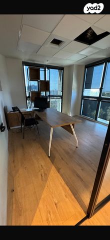 חנויות/ שטח מסחרי, הרצליה