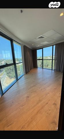 חנויות/ שטח מסחרי, הרצליה