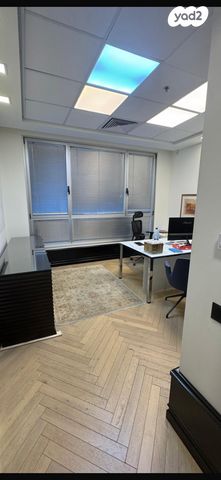 חנויות/ שטח מסחרי, הרצליה