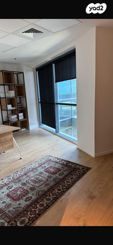 חנויות/ שטח מסחרי