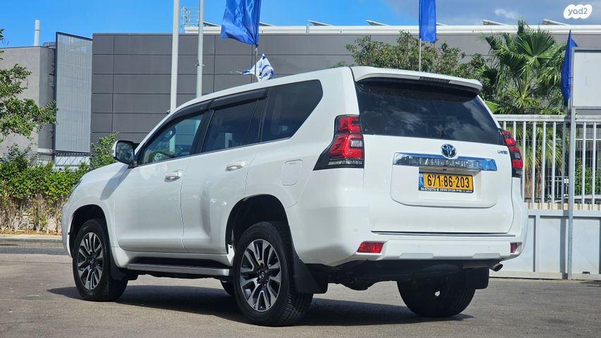 טויוטה לנד קרוזר