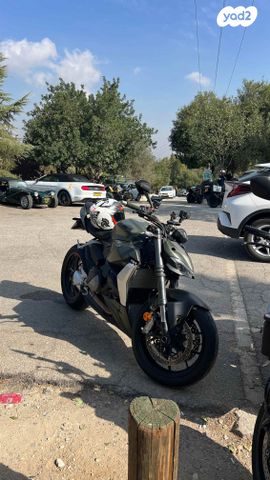 דוקאטי סטריטפייטר