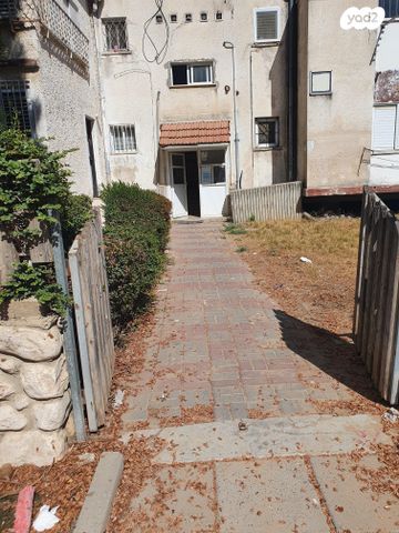 דירה, התחייה 1, גבעת ציון וגבעת הפרחים, אשקלון