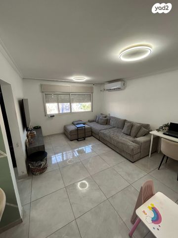 נחום גוטמן 10