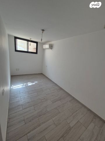 בית פרטי/ קוטג', כפר ורבורג