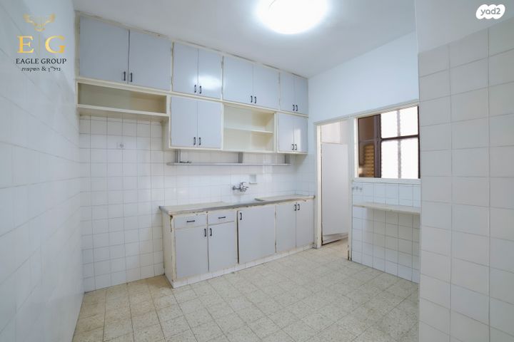 דירה, אריה שנקר, מרכז, קרית עבודה, חולון