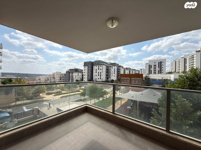 דירה, לוטם, הפרחים, חריש