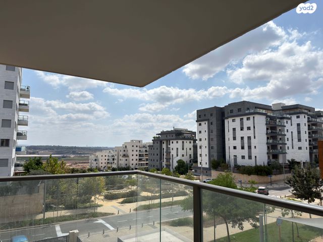 דירה, לוטם, הפרחים, חריש