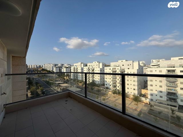 דירה, יקינטון 2, הפרחים, חריש