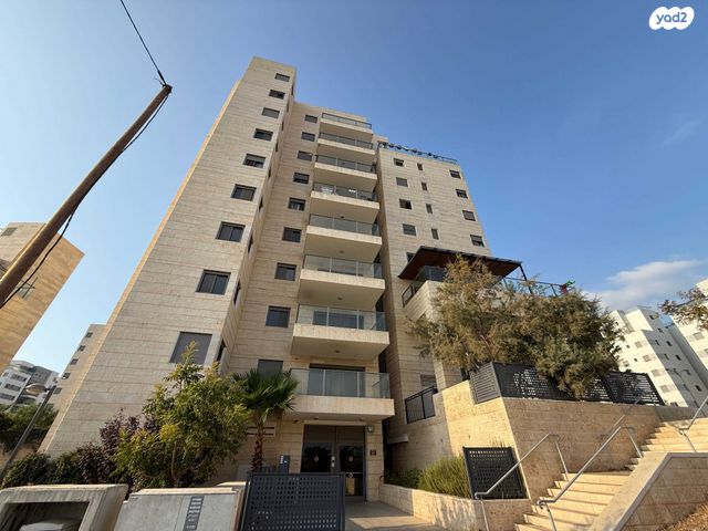 דירה, יקינטון 2, הפרחים, חריש