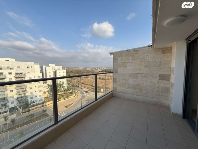 דירה, יקינטון 2, הפרחים, חריש