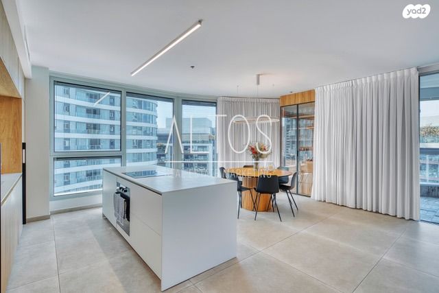 דירה, גרציאני יצחק 8, גני שרונה, קרית הממשלה, תל אביב יפו